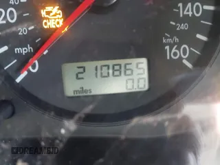 2000 Volkswagen Jetta GL z VIN 3VWRA29M2YM113489, wystawiony jako IAAI lot #41611184 z przebiegiem 210 865 mil mil oraz . Historia ofert i sprzedaży dostępna na DreamBid. Obrazek 7.