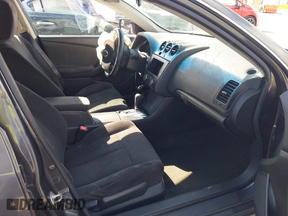 2011 Nissan Altima 2.5 S with VIN 1N4AL2AP8BN474776, listed as a IAAI auction lot 42018569 with 198,000 mi miles. Bid and sale history available at carsss.com. Image 5.