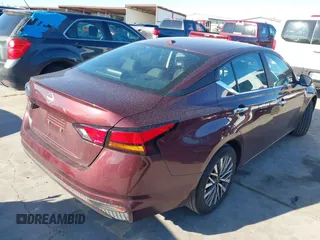 2025 Nissan Altima SV z VIN 1N4BL4DV1SN390275, wystawiony jako IAAI lot #42223725 z przebiegiem 1640 mil mil oraz . Historia ofert i sprzedaży dostępna na DreamBid. Obrazek 4.