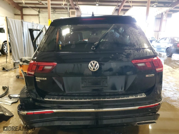 2020 Volkswagen Tiguan SEL Premium R-Line with VIN 3VV4B7AX5LM003382, listed as a Copart auction lot 46403255 with 28,355 mi miles and Salvage Title. Bid and sale history available at carsss.com. Image 6.