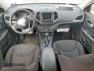 2020 Jeep Cherokee Latitude z VIN 1C4PJLCX7LD511157, wystawiony jako Copart lot #56926835 z przebiegiem 108 618 mil mil oraz Szkoda całkowita • Salvage title. Historia ofert i sprzedaży dostępna na DreamBid. Obrazek 8.