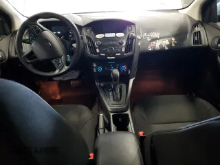 2018 Ford Focus SE with VIN 1FADP3F2XJL328698, listed as a Copart auction lot 46577805 with 59,655 mi miles and Clean Title. Bid and sale history available at carsss.com. Image 8.