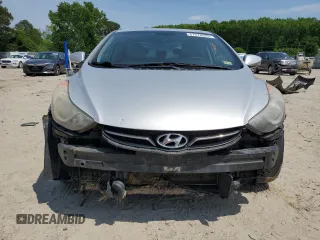 2013 Hyundai Elantra GLS z VIN KMHDH4AE1DU607918, wystawiony jako Copart lot #57078595 z przebiegiem 262 116 mil mil oraz Czysty tytuł • Clean title. Historia ofert i sprzedaży dostępna na DreamBid. Obrazek 5.