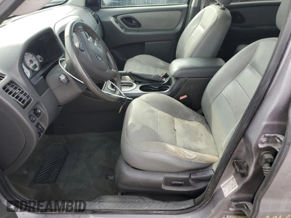 2007 Ford Escape XLT with VIN 1FMYU03187KB60049, listed as a Copart auction lot 74588994 with Not Provided miles and Non Repairable. Bid and sale history available at carsss.com. Image 7.