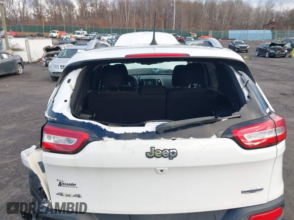 2016 Jeep Cherokee Latitude z VIN 1C4PJMCB7GW118036, wystawiony jako IAAI lot #41232593 z przebiegiem 114 880 mil mil oraz . Historia ofert i sprzedaży dostępna na DreamBid. Obrazek 6.