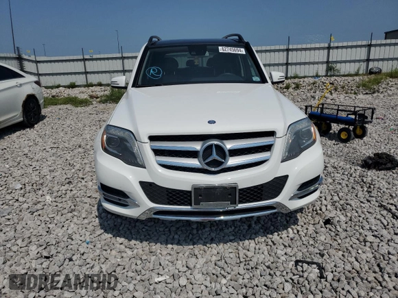 2015 Mercedes-Benz GLK 350 with VIN WDCGG8JB6FG434345, listed as a Copart auction lot 70047154 with 135,098 mi miles and Salvage Title. Bid and sale history available at DreamBid. Image 5.