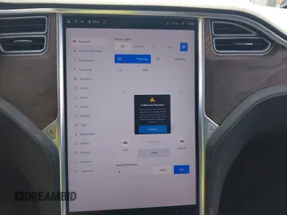 2017 Tesla Model X 90D z VIN 5YJXCBE20HF070252, wystawiony jako IAAI lot #42281644 z przebiegiem 39 362 mil mil oraz . Historia ofert i sprzedaży dostępna na DreamBid. Obrazek 18.