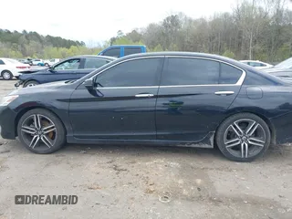2016 Honda Accord Touring z VIN 1HGCR3F94GA021952, wystawiony jako IAAI lot #41812444 z przebiegiem 209 795 mil mil oraz . Historia ofert i sprzedaży dostępna na DreamBid. Obrazek 14.