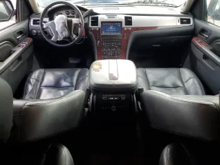 2011 Cadillac Escalade Premium z VIN 1GYS4CEF8BR300454, wystawiony jako Copart lot #79818904 z przebiegiem 160 032 mil mil oraz Tytuł czysty. Historia ofert i sprzedaży dostępna na DreamBid. Obrazek 8.