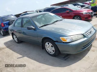 2001 Toyota Camry CE z VIN JT2BG22K310536515, wystawiony jako IAAI lot #42409847 z przebiegiem 205 978 mil mil oraz . Historia ofert i sprzedaży dostępna na DreamBid. Obrazek 1.