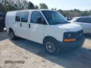 2004 Chevrolet Express Cargo Van with VIN 1GCFG15X741147854, listed as a IAAI auction lot 41021952 with 167,314 mi miles. Bid and sale history available at carsss.com. Image 1.