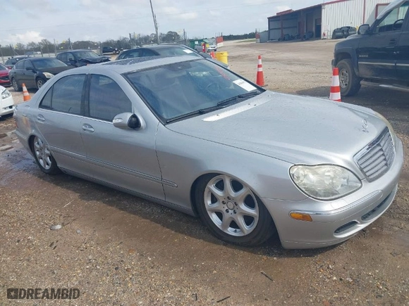 2005 Mercedes-Benz S-Class 5.0L with VIN WDBNG84J55A458443, listed as a IAAI auction lot 41804975 with 180,101 mi miles. Bid and sale history available at carsss.com. Image 1.