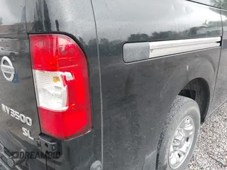 2020 Nissan NV 3500 HD SL z VIN 5BZAF0AA3LN851565, wystawiony jako IAAI lot #41874530 z przebiegiem 84 279 mil mil oraz . Historia ofert i sprzedaży dostępna na DreamBid. Obrazek 19.