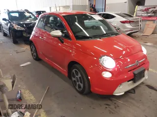 2018 FIAT 500e z VIN 3C3CFFGE4JT377259, wystawiony jako IAAI lot #41940039 z przebiegiem 61 053 mil mil oraz . Historia ofert i sprzedaży dostępna na DreamBid. Obrazek 1.