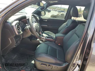 2023 Toyota Tacoma SR z VIN 3TYCZ5AN3PT165207, wystawiony jako Copart lot #54628175 z przebiegiem 15 932 mil mil oraz Szkoda całkowita • Salvage title. Historia ofert i sprzedaży dostępna na DreamBid. Obrazek 7.