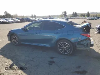2025 Toyota Camry LE z VIN 4T1DBADK3SU502862, wystawiony jako Copart lot #51853575 z przebiegiem 31 601 mil mil oraz Szkoda całkowita • Salvage title. Historia ofert i sprzedaży dostępna na DreamBid. Obrazek 2.