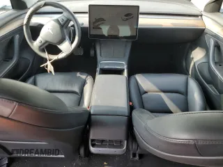 2022 Tesla Model 3 z VIN 5YJ3E1EA1NF371389, wystawiony jako Copart lot #59639665 z przebiegiem 84 719 mil mil oraz Czysty tytuł • Clean title. Historia ofert i sprzedaży dostępna na DreamBid. Obrazek 8.