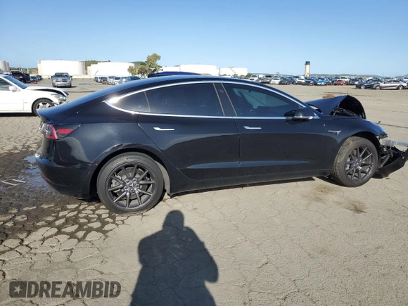 2019 Tesla Model 3 Mid Range z VIN 5YJ3E1EA8KF424584, wystawiony jako Copart lot #51331635 z przebiegiem 87 355 mil mil oraz Szkody całkowita. Historia ofert i sprzedaży dostępna na DreamBid. Obrazek 3.