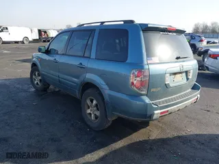 2008 Honda Pilot SE with VIN 5FNYF28308B019298, listed as a IAAI auction lot 41352461 with 283,806 mi miles. Bid and sale history available at carsss.com. Image 3.