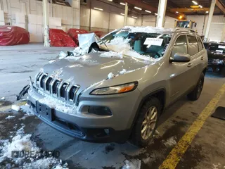 2015 Jeep Cherokee Latitude with VIN 1C4PJMCS5FW510298, listed as a IAAI auction lot 41518453 with 99,568 mi miles and . Bid and sale history available at DreamBid. Image 18.