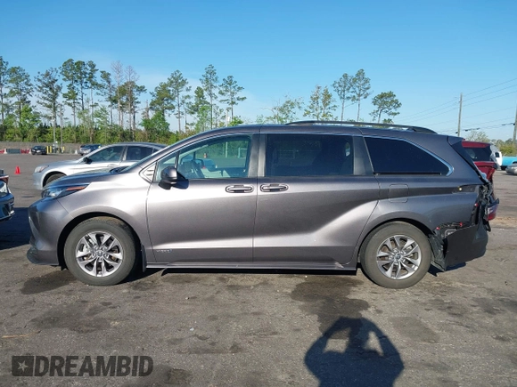 2021 Toyota Sienna LE with VIN 5TDKRKEC9MS040481, listed as a IAAI auction lot 41881118 with 41,843 mi miles. Bid and sale history available at carsss.com. Image 14.