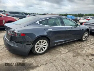 2017 Tesla Model S 60 z VIN 5YJSA1E18HF193461, wystawiony jako Copart lot #61040785 z przebiegiem 99 100 mil mil oraz Szkoda całkowita • Salvage title. Historia ofert i sprzedaży dostępna na DreamBid. Obrazek 3.