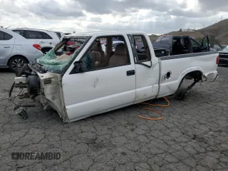 2001 GMC Sonoma SLS with VIN 1GTDT19W31K135789, listed as a Copart auction lot 44616805 with 0 mi miles and Salvage Title. Bid and sale history available at carsss.com. Image 1.