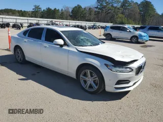 2018 Volvo S90 Momentum with VIN LVY982MK3JP024026, listed as a Copart auction lot 45590905 with 82,121 mi miles and Salvage Title. Bid and sale history available at carsss.com. Image 4.