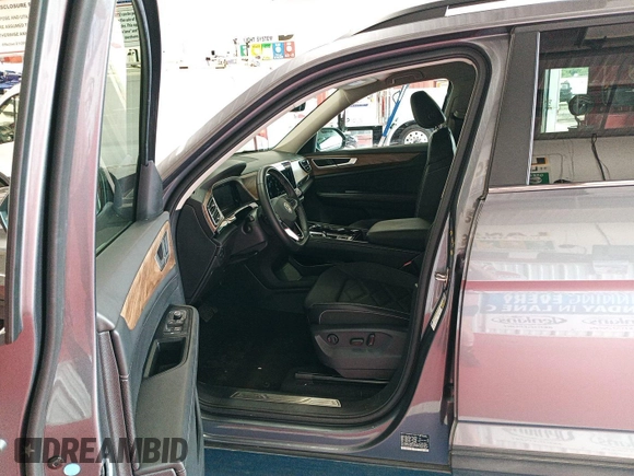 2024 Volkswagen Atlas SE with VIN 1V2HR2CA4RC567377, listed as a IAAI auction lot 42845567 with 16,658 mi miles and . Bid and sale history available at DreamBid. Image 26.