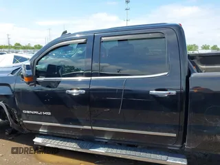 2016 GMC Sierra 2500HD Denali z VIN 1GT12UE84GF259750, wystawiony jako IAAI lot #42221632 z przebiegiem 201 055 mil mil oraz . Historia ofert i sprzedaży dostępna na DreamBid. Obrazek 15.
