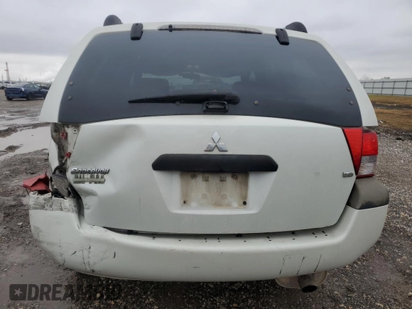 2004 Mitsubishi Endeavor LS with VIN 4A4MM21S04E149821, listed as a Copart auction lot 42602675 with 261,227 mi miles and Salvage Title. Bid and sale history available at carsss.com. Image 6.