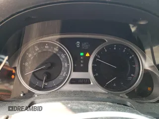 2008 Lexus IS 250 z VIN JTHCK262X85016005, wystawiony jako Copart lot #58820055 z przebiegiem 100 731 mil mil oraz Szkoda całkowita • Salvage title. Historia ofert i sprzedaży dostępna na DreamBid. Obrazek 9.