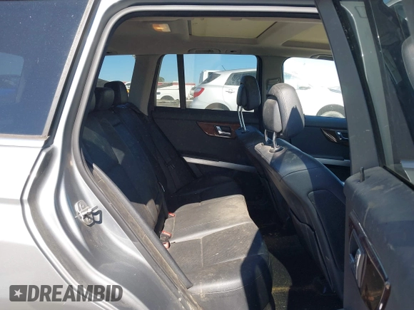 2010 Mercedes-Benz GLK 350 with VIN WDCGG8HB7AF432186, listed as a IAAI auction lot 42239348 with 231,668 mi miles and . Bid and sale history available at carsss.com. Image 8.