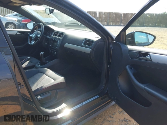 2012 Volkswagen Jetta Autobahn with VIN 3VW5A7AJ7CM015239, listed as a IAAI auction lot 42743819 with 83,739 mi miles and . Bid and sale history available at DreamBid. Image 5.