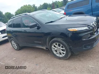2016 Jeep Cherokee Latitude z VIN 1C4PJMCB9GW169893, wystawiony jako IAAI lot #42707976 z przebiegiem 128 241 mil mil oraz . Historia ofert i sprzedaży dostępna na DreamBid. Obrazek 13.