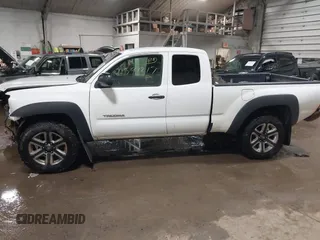 2008 Toyota Tacoma with VIN 5TEUU42N48Z580337, listed as a IAAI auction lot 41391217 with 156,243 mi miles and . Bid and sale history available at DreamBid. Image 14.