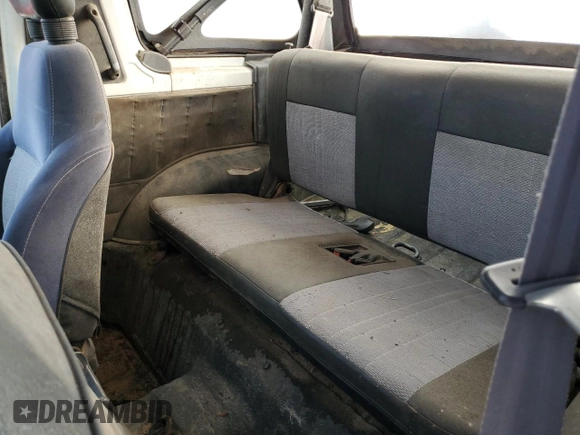 1994 Suzuki Sidekick z VIN 2S3TA01C8R6408593, wystawiony jako Copart lot #65011514 z przebiegiem 248 814 mil mil oraz Tytuł czysty. Historia ofert i sprzedaży dostępna na DreamBid. Obrazek 10.