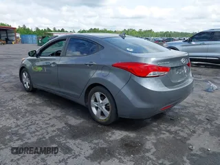 2013 Hyundai Elantra GLS z VIN 5NPDH4AE5DH416470, wystawiony jako IAAI lot #42254952 z przebiegiem 127 059 mil mil oraz . Historia ofert i sprzedaży dostępna na DreamBid. Obrazek 3.