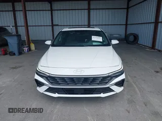 2025 Hyundai Elantra SEL Convenience z VIN KMHLS4DG6SU905114, wystawiony jako IAAI lot #42356092 z przebiegiem 9 569 mil mil oraz . Historia ofert i sprzedaży dostępna na DreamBid. Obrazek 12.