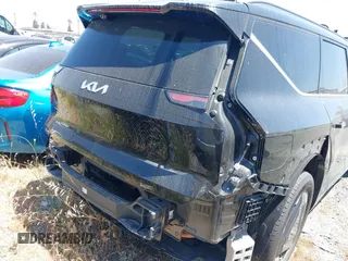 2024 Kia EV9 Land z VIN KNDADFS59R6035988, wystawiony jako IAAI lot #42076672 z przebiegiem 10 316 mil mil oraz . Historia ofert i sprzedaży dostępna na DreamBid. Obrazek 17.
