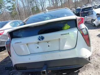2018 Toyota Prius Two with VIN JTDKBRFU5J3076265, listed as a IAAI auction lot 41646990 with 216,021 mi miles. Bid and sale history available at carsss.com. Image 16.