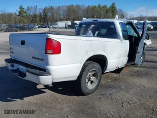 2003 Chevrolet S-10 LS with VIN 1GCCS19X638195489, listed as a IAAI auction lot 41893406 with 67,997 mi miles. Bid and sale history available at carsss.com. Image 4.