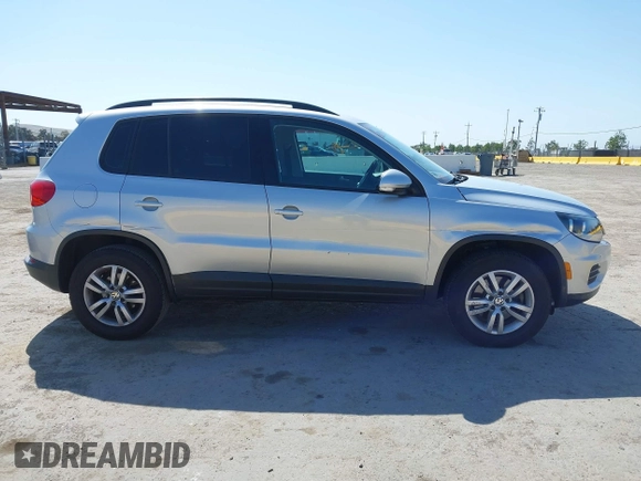 2017 Volkswagen Tiguan S z VIN WVGAV7AX5HK016877, wystawiony jako IAAI lot #42174845 z przebiegiem 99 334 mil mil oraz . Historia ofert i sprzedaży dostępna na DreamBid. Obrazek 13.