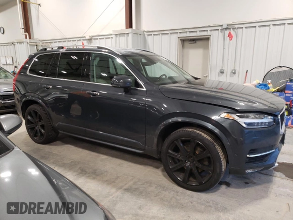 2016 Volvo XC90 T6 Momentum with VIN YV4A22PK3G1071809, listed as a Copart auction lot 68941802 with 89,566 mi miles. Bid and sale history available at carsss.com. Image 4.