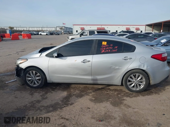 2016 Kia Forte LX with VIN KNAFK4A66G5585773, listed as a IAAI auction lot 41086399 with 1 mi miles. Bid and sale history available at carsss.com. Image 13.