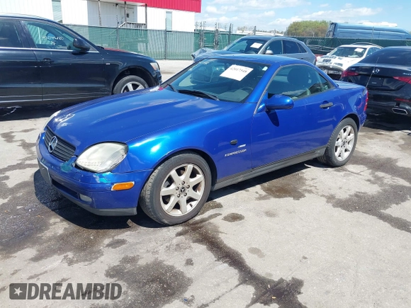 1998 Mercedes-Benz SLK 230/320 with VIN WDBKK47F0WF073233, listed as a IAAI auction lot 42017548 with 125,262 mi miles and . Bid and sale history available at DreamBid. Image 19.