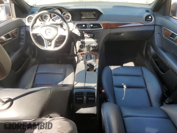 2013 Mercedes-Benz C 300 Sport z VIN WDDGF8AB6DA816602, wystawiony jako Copart lot #59188125 z przebiegiem 158 834 mil mil oraz Czysty tytuł • Clean title. Historia ofert i sprzedaży dostępna na DreamBid. Obrazek 8.