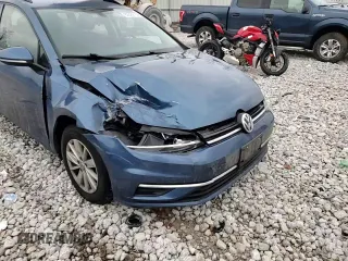 2019 Volkswagen Golf S z VIN 3VWY57AU5KM511344, wystawiony jako Copart lot #82829154 z przebiegiem 94 081 mil mil oraz Czysty tytuł • Clean title. Historia ofert i sprzedaży dostępna na DreamBid. Obrazek 11.