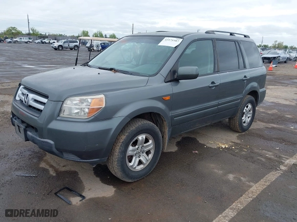2008 Honda Pilot VP with VIN 5FNYF182X8B038152, listed as a IAAI auction lot 41979387 with 219,127 mi miles. Bid and sale history available at carsss.com. Image 2.