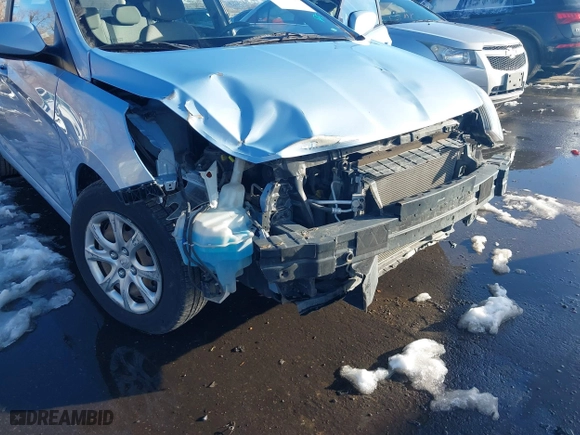 2014 Hyundai Accent GS with VIN KMHCT5AE8EU145312, listed as a IAAI auction lot 41021429 with 70,835 mi miles. Bid and sale history available at carsss.com. Image 6.